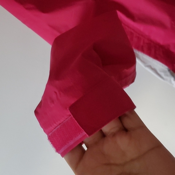 The North Face Women's Rain Jacket Windbreaker sz Small - Picture 4 of 13